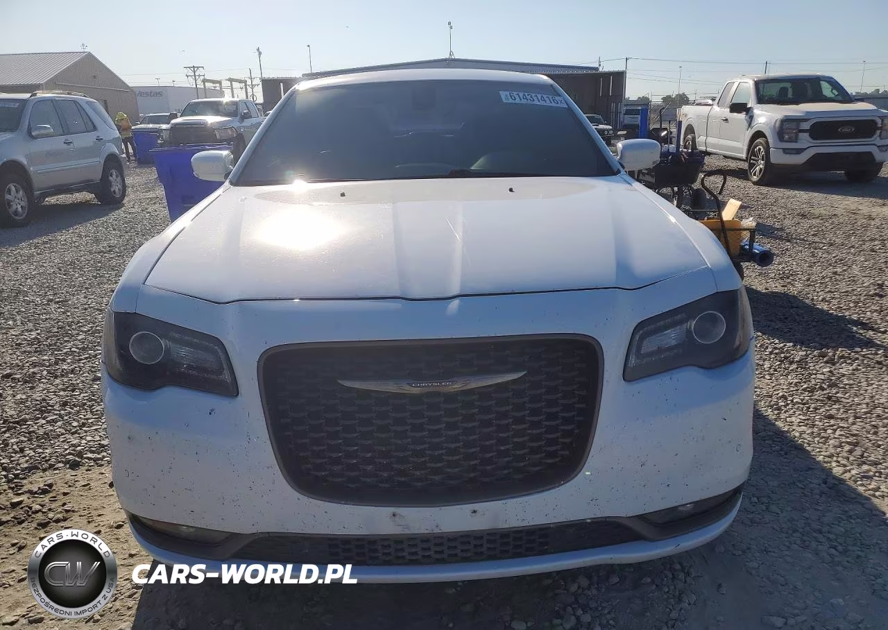 2016 Chrysler 300 S VIN:2C3CCAGG4GH274308 - 5