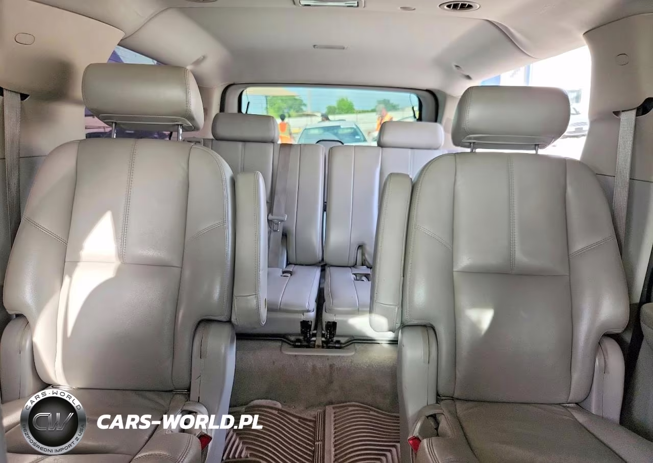2007 Chevrolet Suburban C1500 VIN:1GNFC16007J237985 - 10