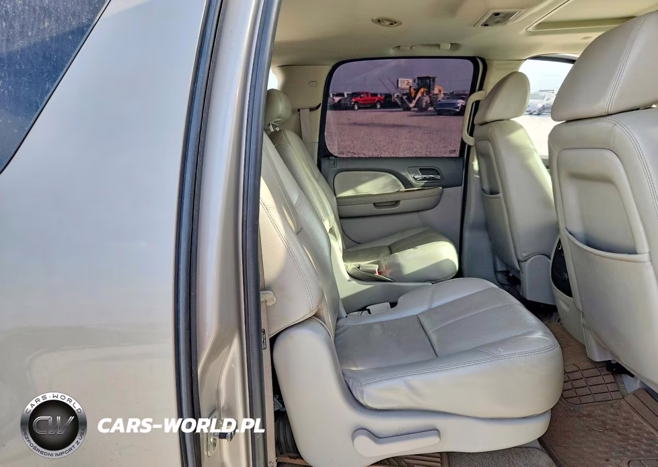 2007 Chevrolet Suburban C1500 VIN:1GNFC16007J237985 - 11