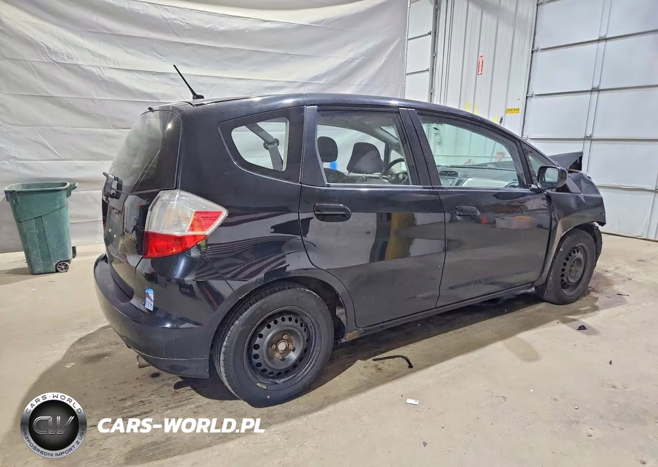 2013 Honda Fit VIN:JHMGE8G3XDC030477 - 3