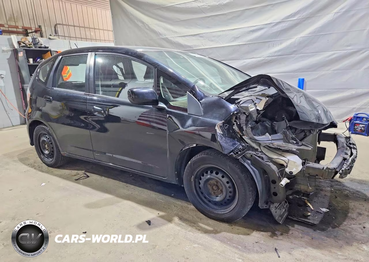 2013 Honda Fit VIN:JHMGE8G3XDC030477 - 4