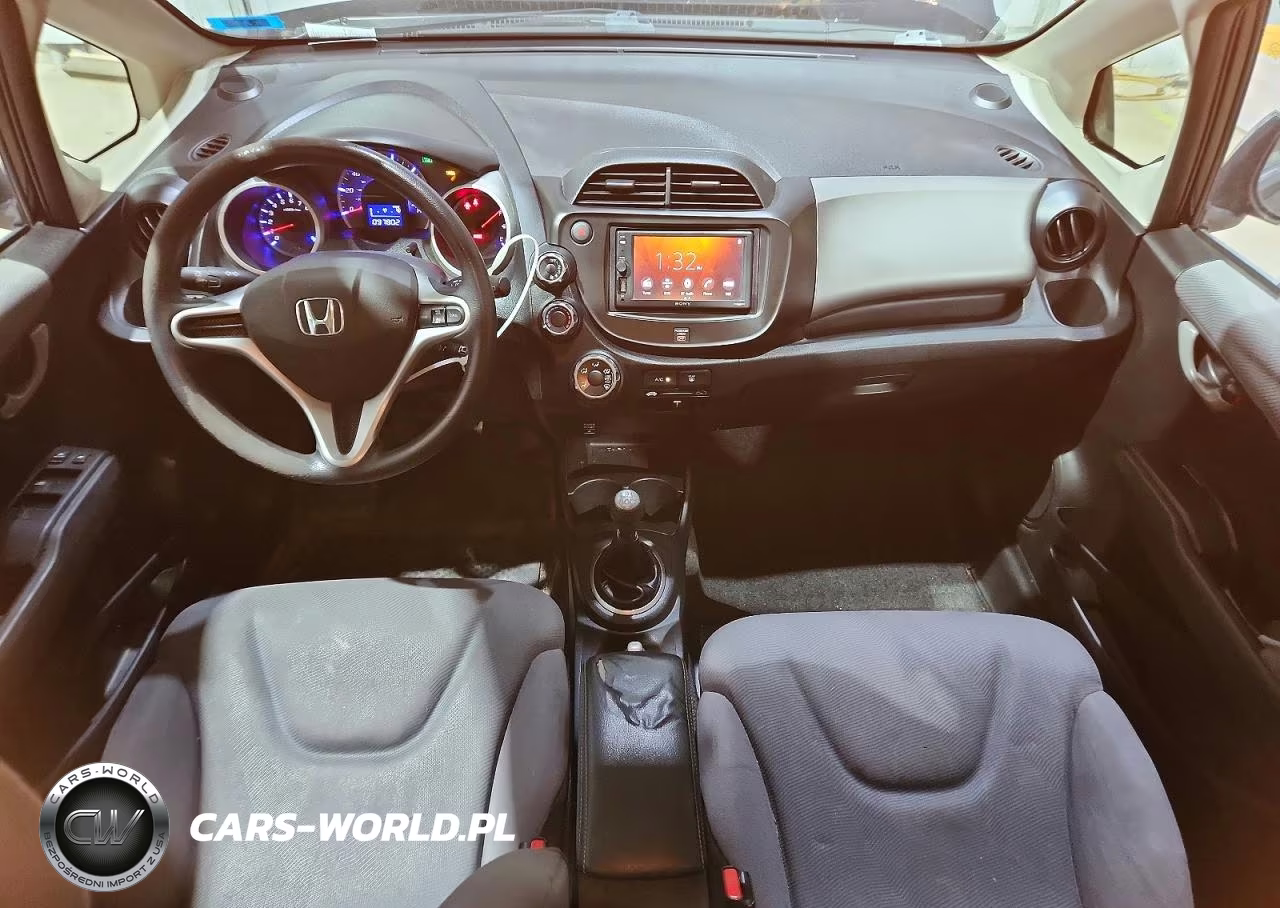 2013 Honda Fit VIN:JHMGE8G3XDC030477 - 8