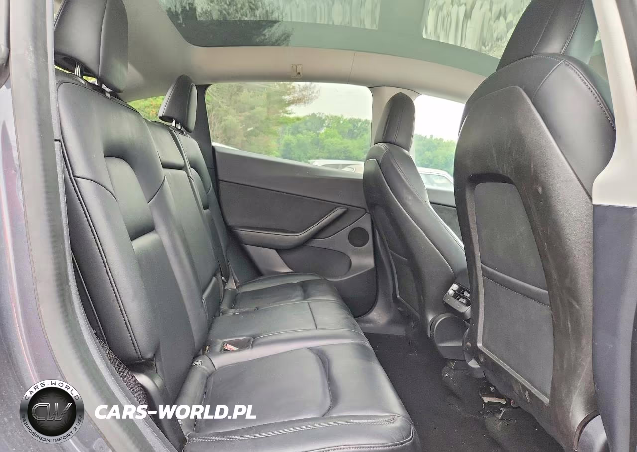 2020 Tesla Model Y VIN:5YJYGDEE4LF006853 - 10
