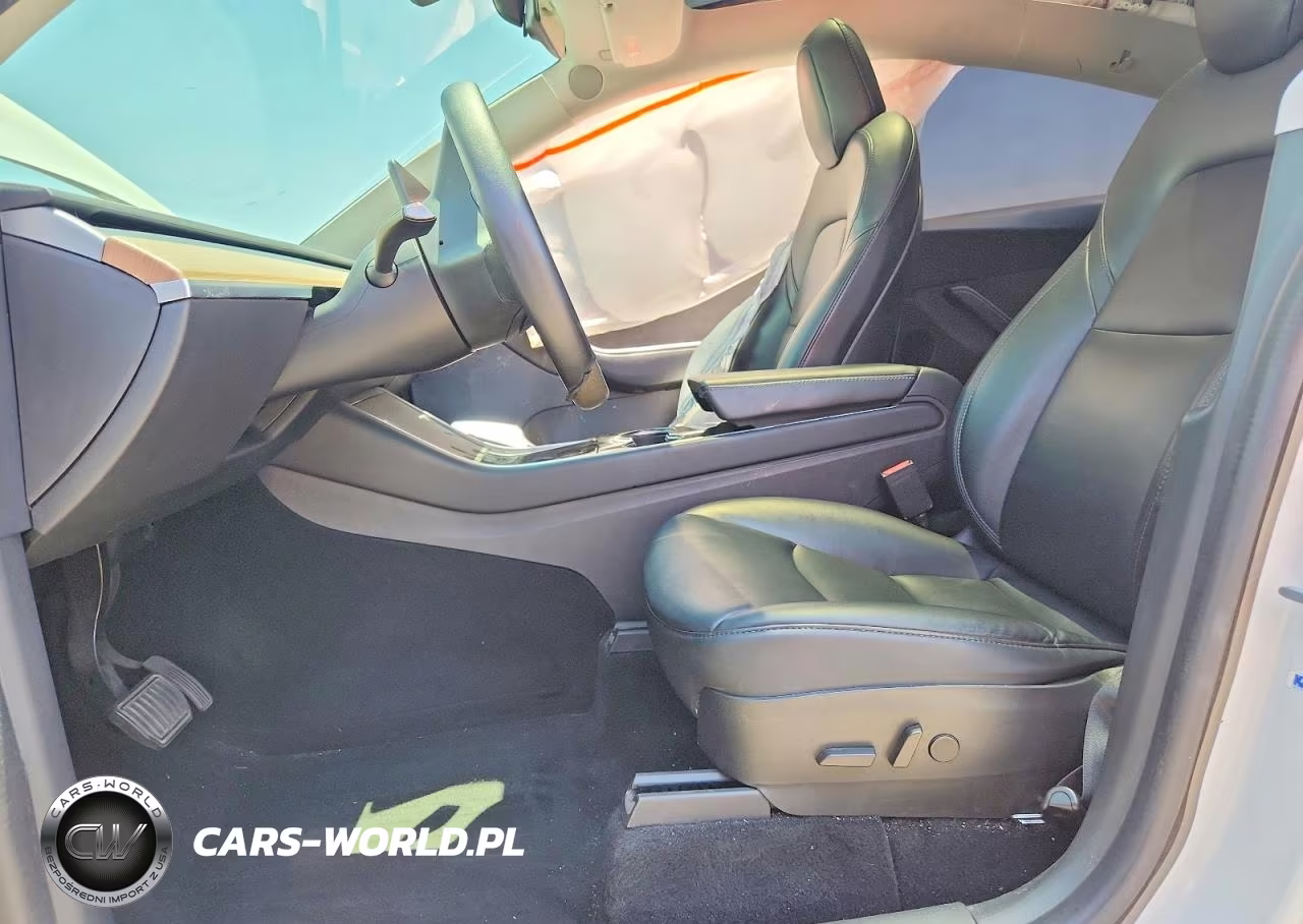 2020 Tesla Model Y VIN:5YJYGDEE8LF009092 - 7