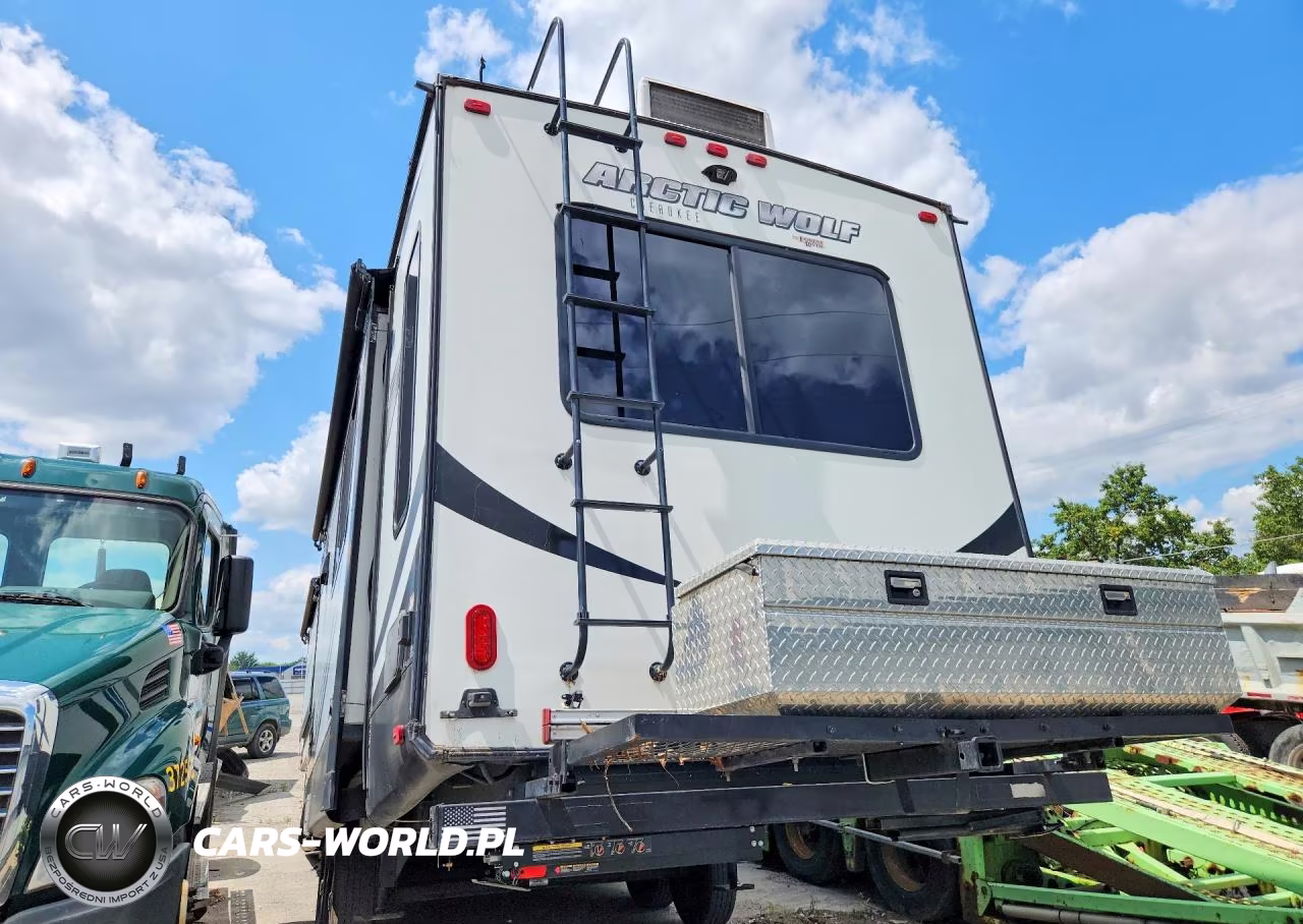 2019 Forest River Arctic Wolf Camper VIN:5ZT3CKUB1K2703284 - 6