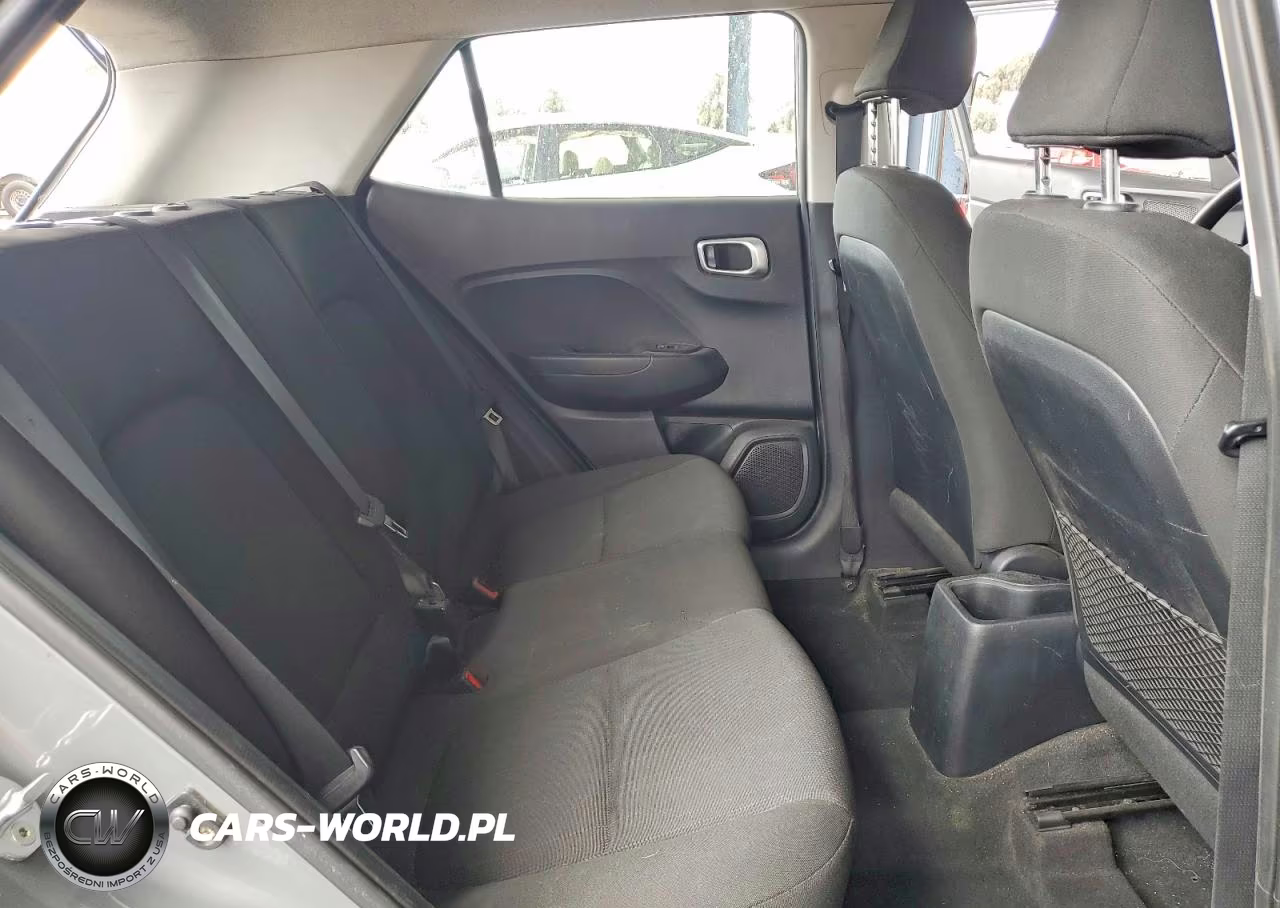 2021 Hyundai Venue Se VIN:KMHRB8A31MU068892 - 10