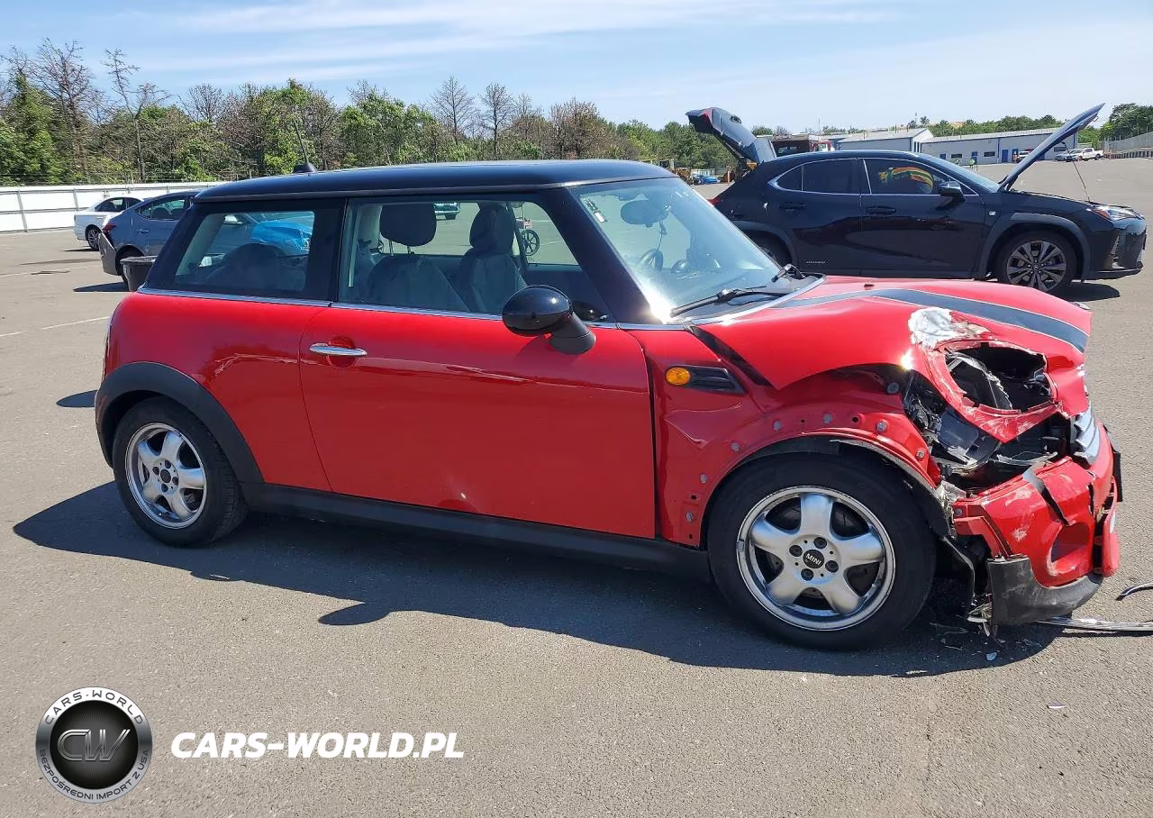 2011 Mini Cooper Base VIN:WMWSU3C51BT183669 - 4