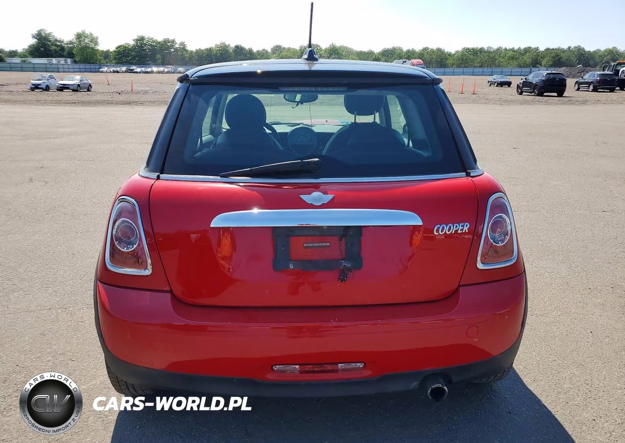 2011 Mini Cooper Base VIN:WMWSU3C51BT183669 - 6