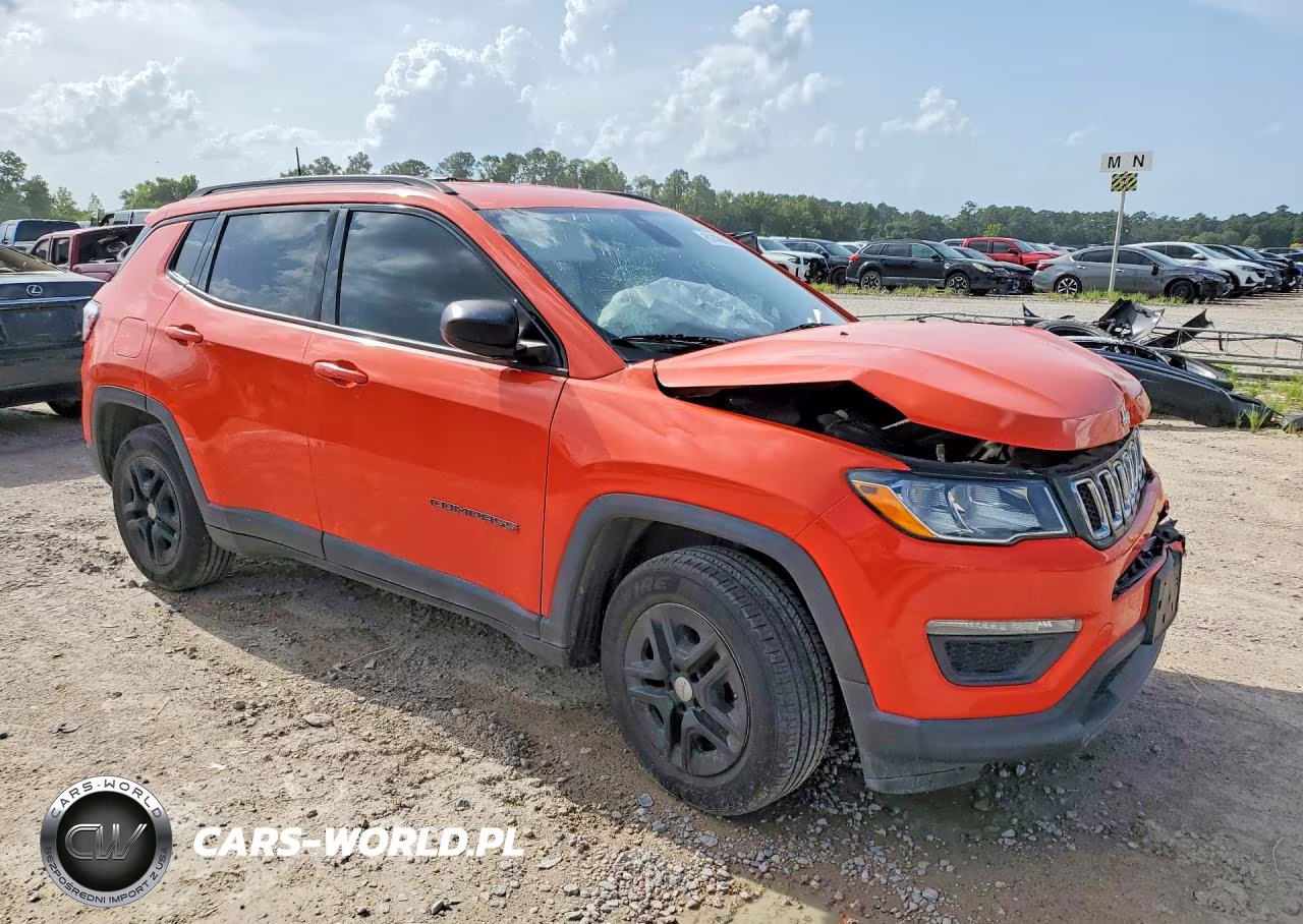 2018 Jeep Compass Sport VIN:3C4NJCAB4JT272205 - 4