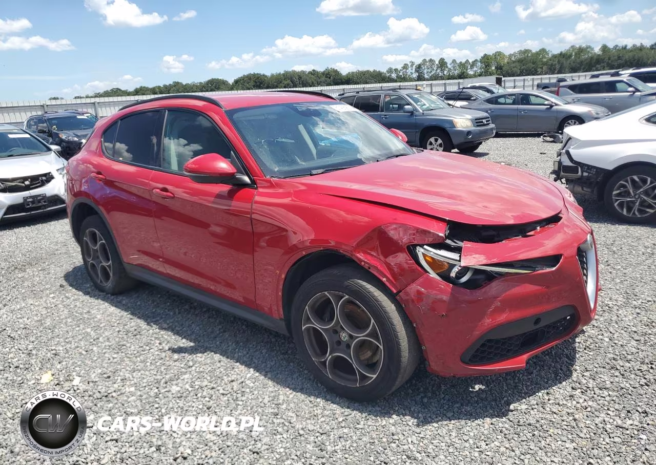 2018 Alfa Romeo Stelvio Sport VIN:ZASFAKPN1J7B68394 - 4