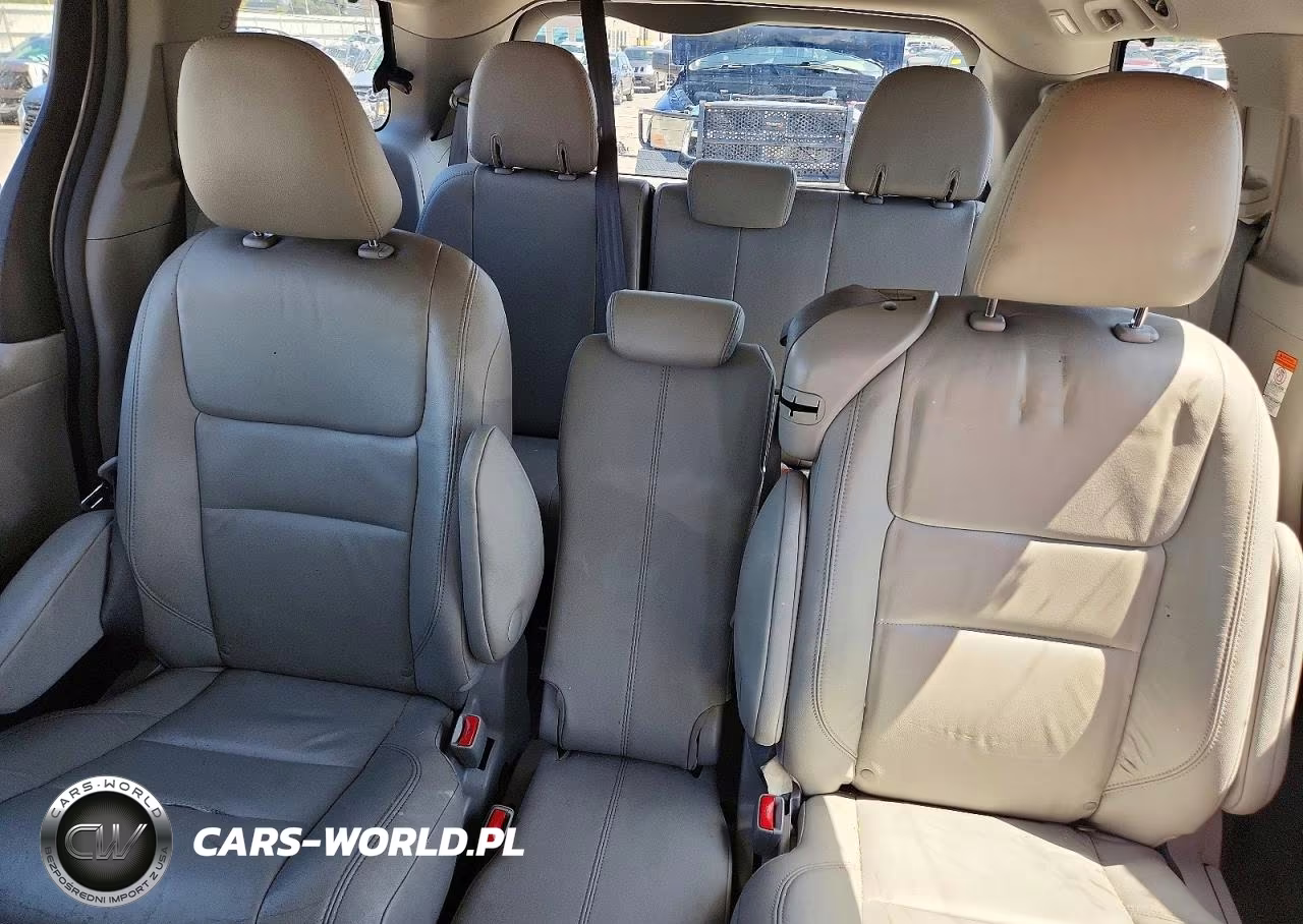 2016 Toyota Sienna Xle 8-Passenger VIN:5TDYK3DC8GS747565 - 10