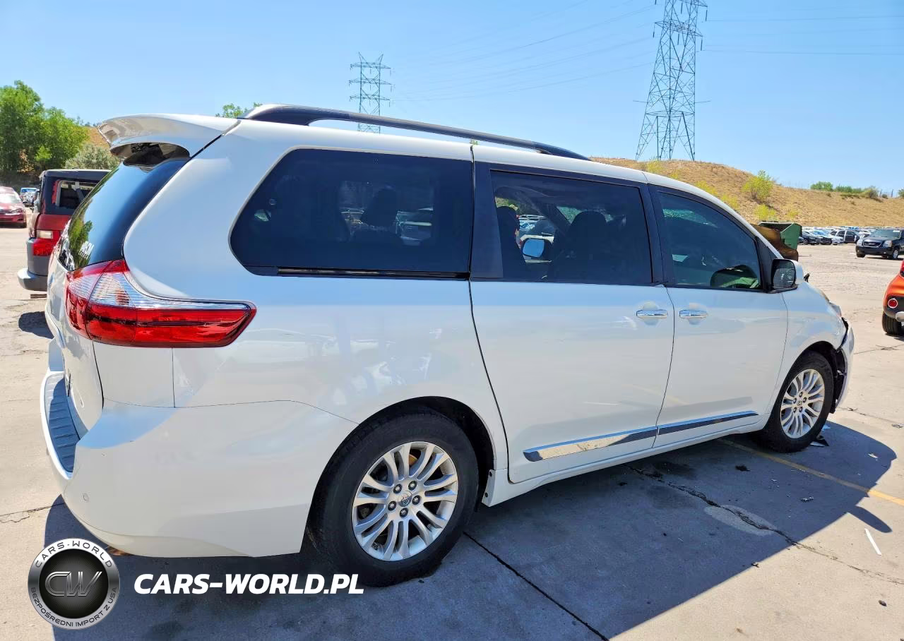 2016 Toyota Sienna Xle 8-Passenger VIN:5TDYK3DC8GS747565 - 3