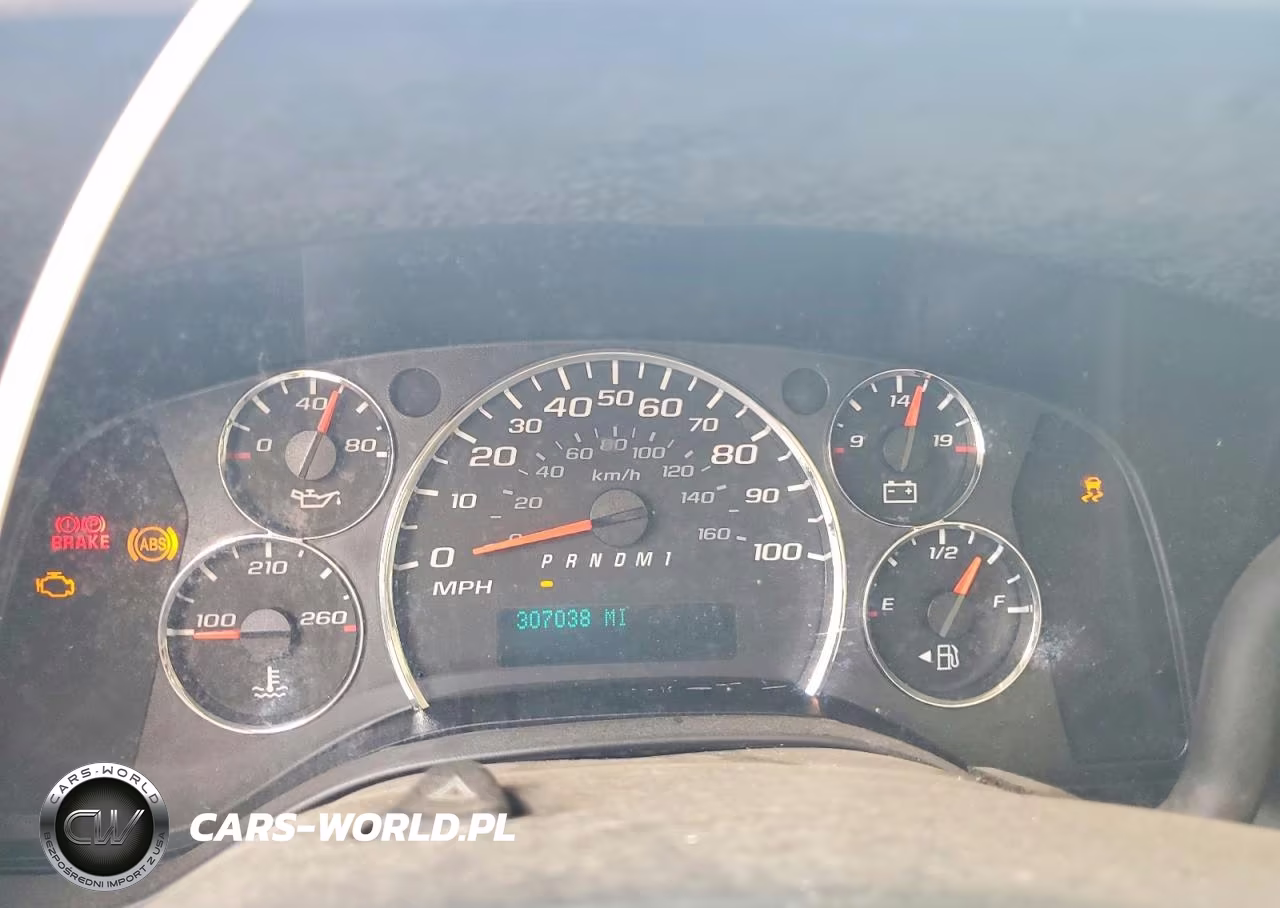 2017 Chevrolet Express G3500 VIN:1GB0GRFF0H1336334 - 9