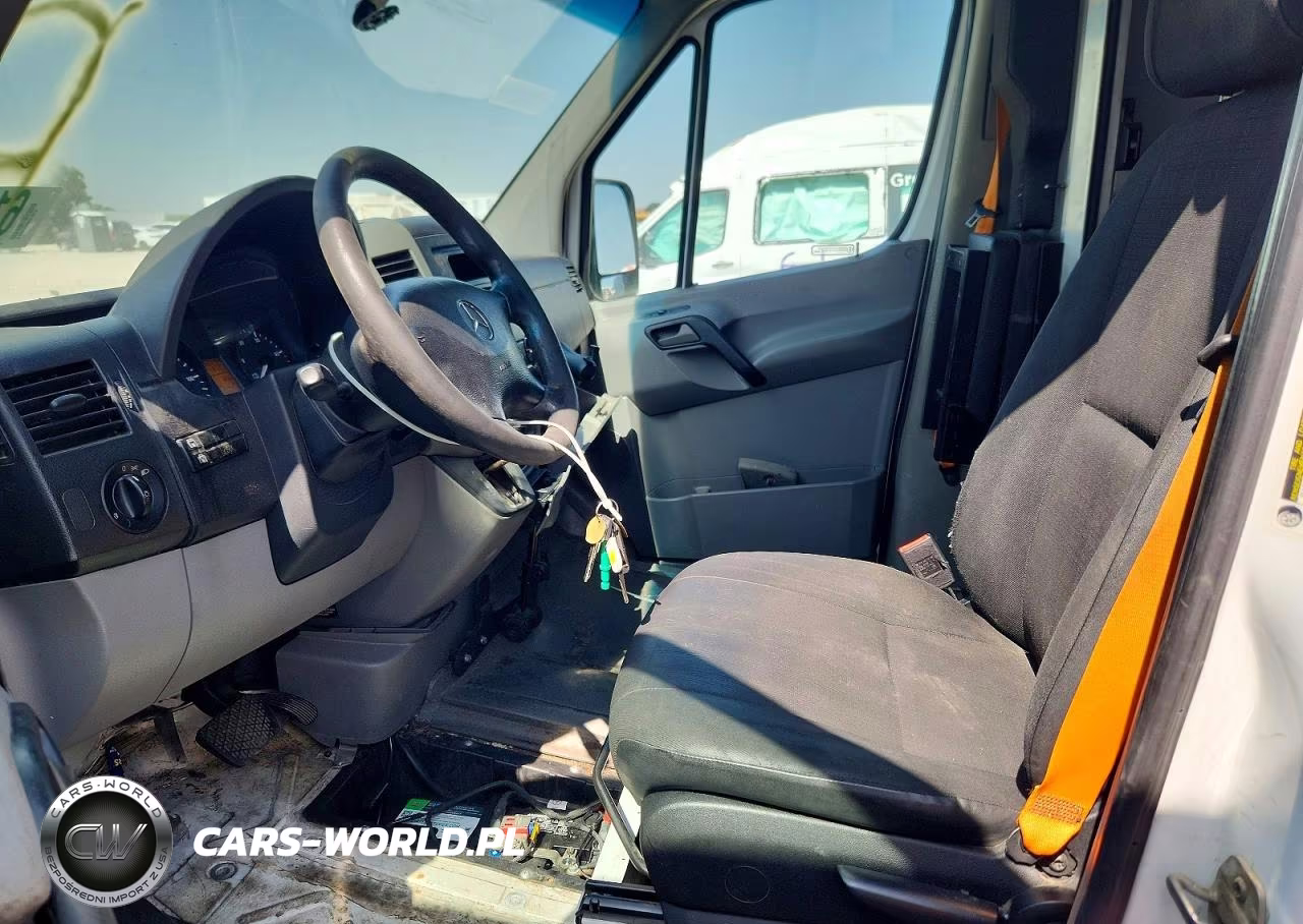 2014 Mercedes-Benz Sprinter 2500 Delivery Van VIN:WD3PE8DE9E5898655 - 7