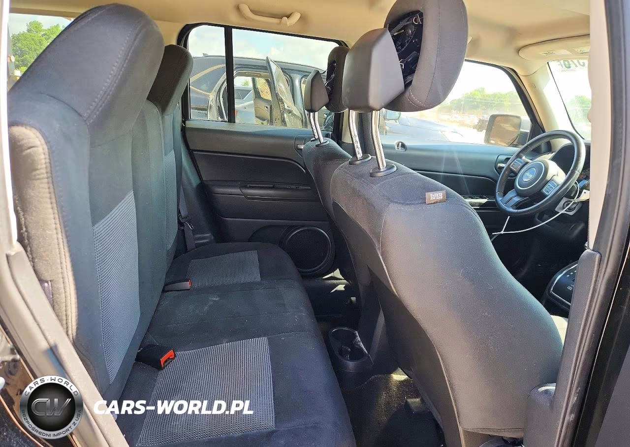 2015 Jeep Patriot Latitude VIN:1C4NJPFB0FD379927 - 11