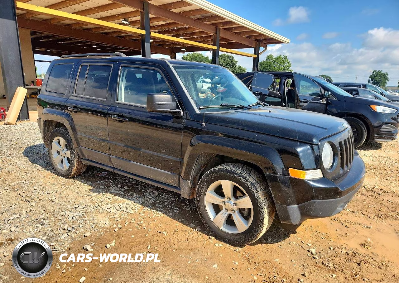 2015 Jeep Patriot Latitude VIN:1C4NJPFB0FD379927 - 4