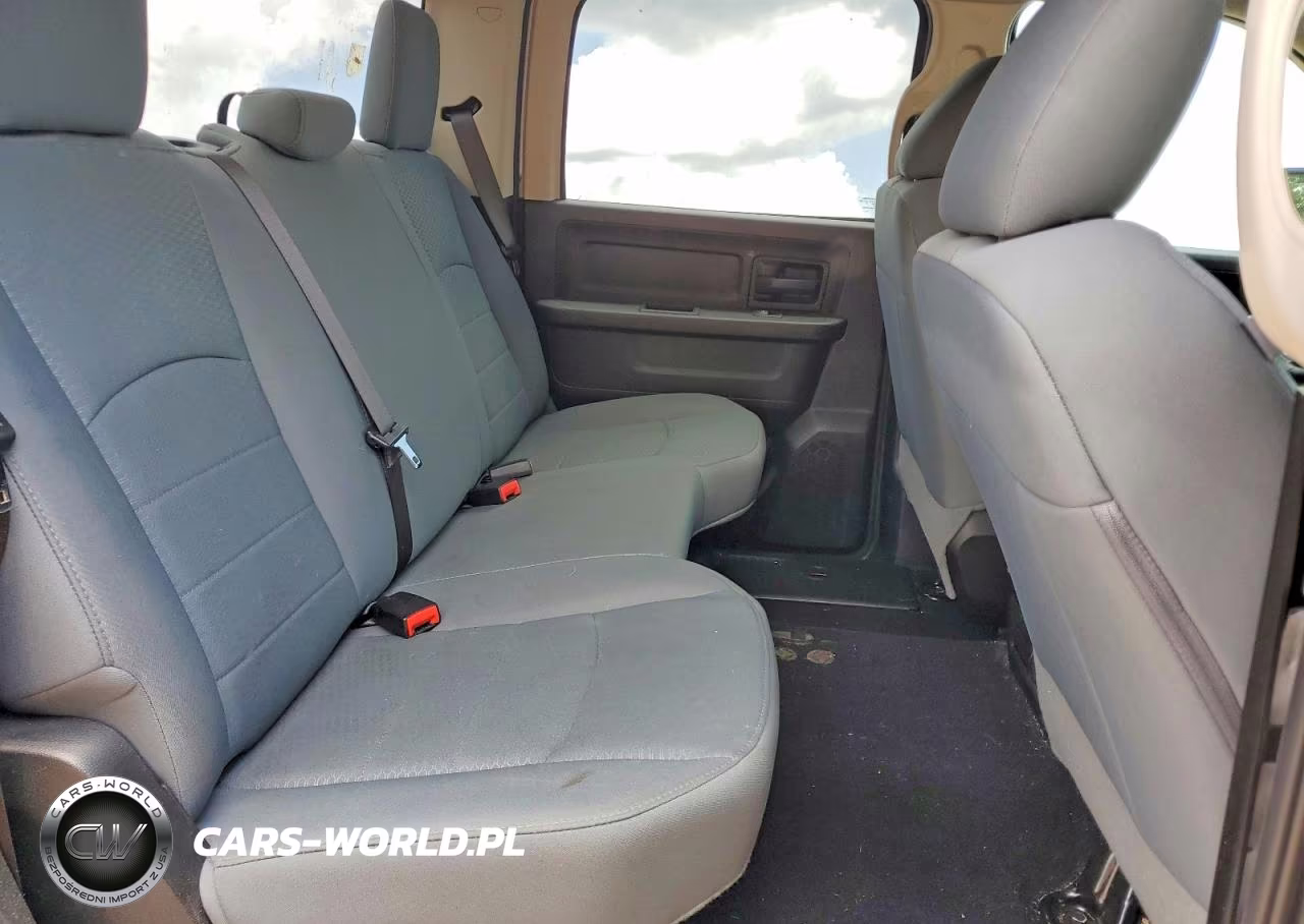 2019 Ram 1500 Classic Tradesman VIN:1C6RR6KT0KS538817 - 10
