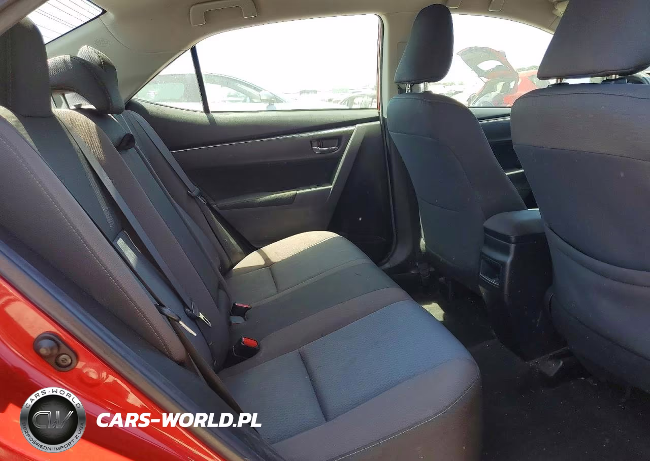 2018 Toyota Corolla Le VIN:2T1BURHE0JC035369 - 10
