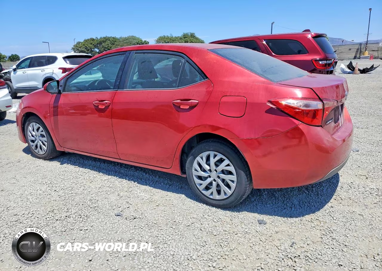 2018 Toyota Corolla Le VIN:2T1BURHE0JC035369 - 2