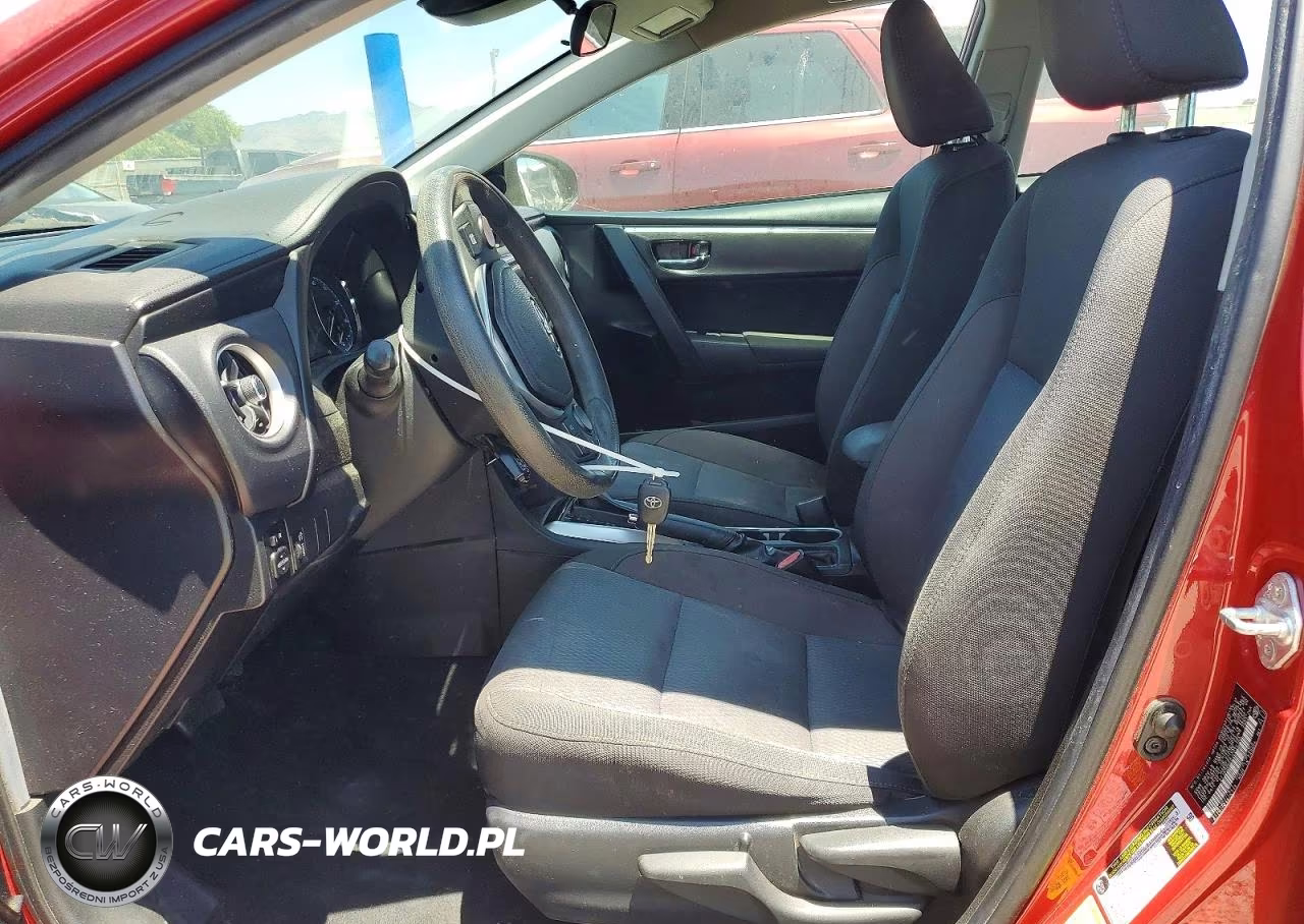 2018 Toyota Corolla Le VIN:2T1BURHE0JC035369 - 7