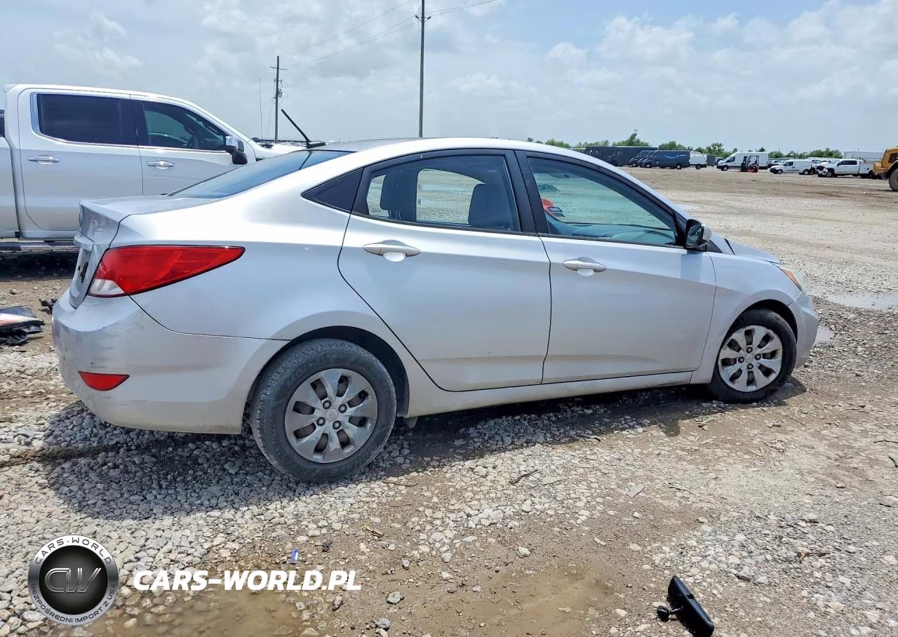2015 Hyundai Accent Gls VIN:KMHCT4AE6FU802605 - 3