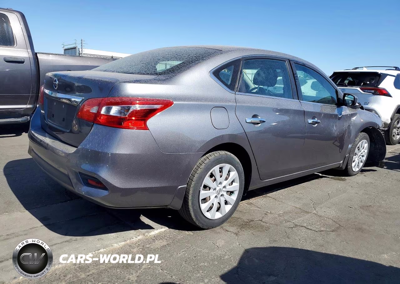2018 Nissan Sentra S VIN:3N1AB7AP0JY208196 - 3