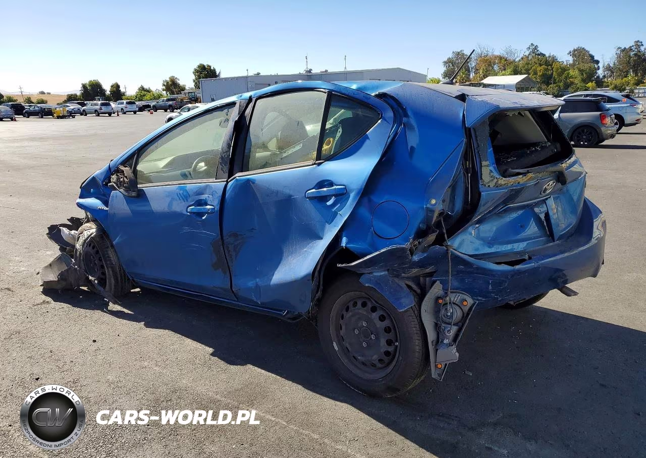 2012 Toyota Prius C Two VIN:JTDKDTB32C1527638 - 2
