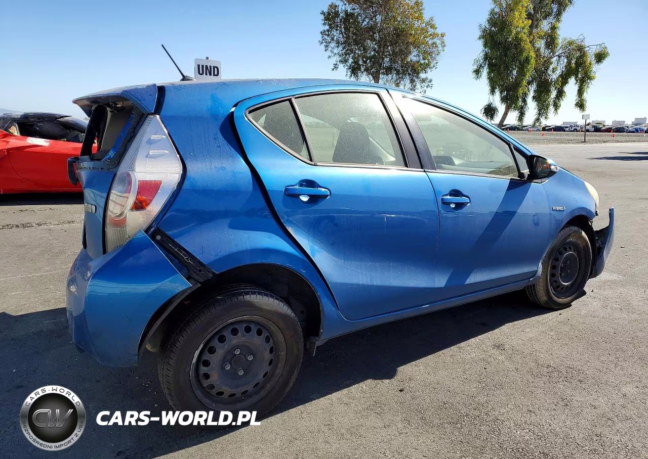 2012 Toyota Prius C Two VIN:JTDKDTB32C1527638 - 3