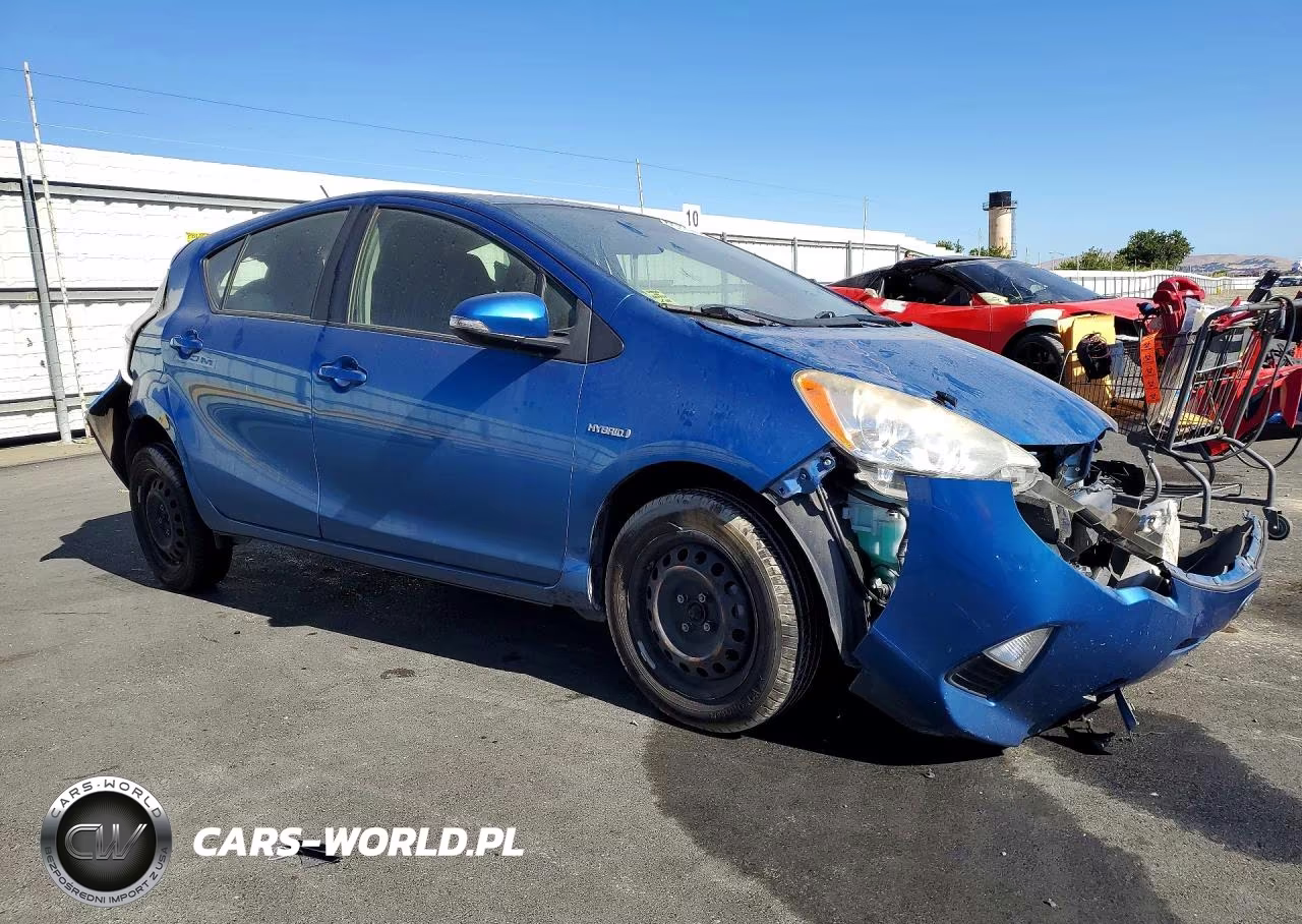 2012 Toyota Prius C Two VIN:JTDKDTB32C1527638 - 4