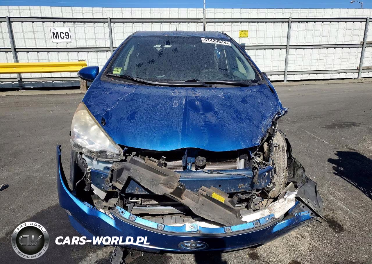 2012 Toyota Prius C Two VIN:JTDKDTB32C1527638 - 5