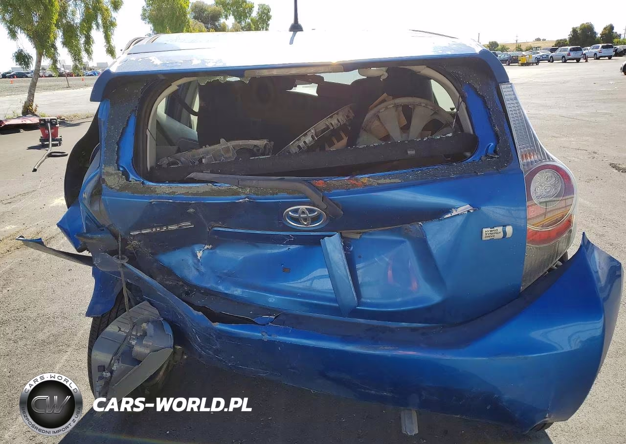 2012 Toyota Prius C Two VIN:JTDKDTB32C1527638 - 6