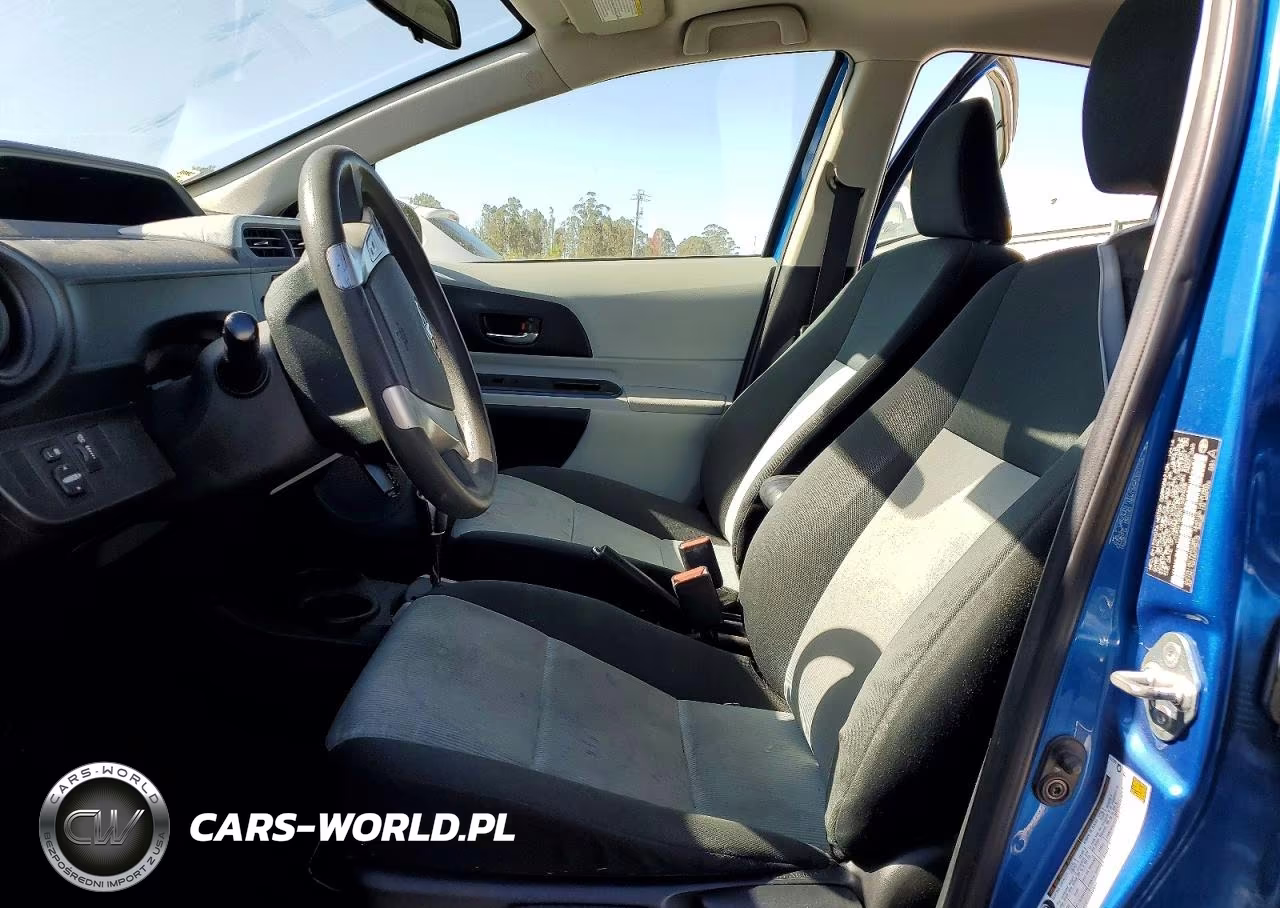 2012 Toyota Prius C Two VIN:JTDKDTB32C1527638 - 7