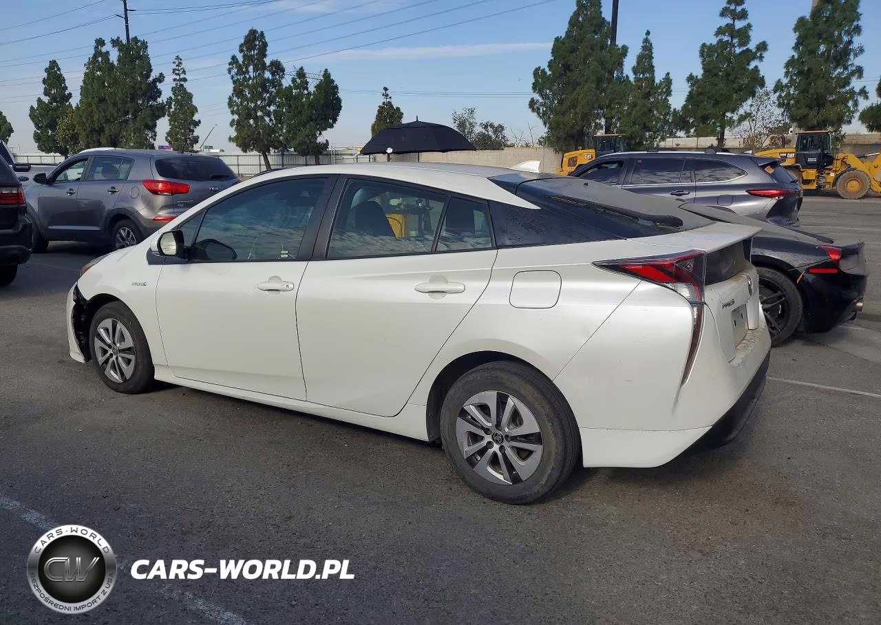 2018 Toyota Prius Two VIN:JTDKBRFU3J3590860 - 2