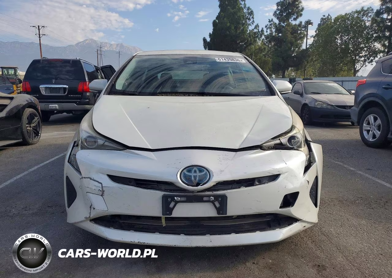 2018 Toyota Prius Two VIN:JTDKBRFU3J3590860 - 5