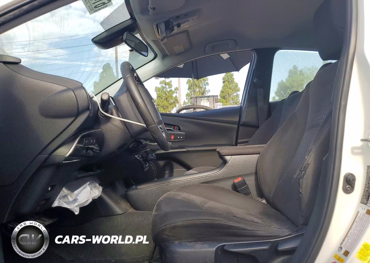 2018 Toyota Prius Two VIN:JTDKBRFU3J3590860 - 7