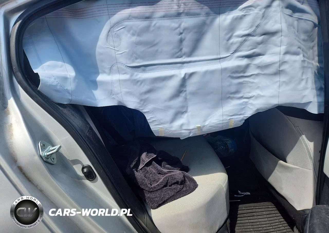 2021 Toyota Corolla Le VIN:5YFEPMAE3MP188916 - 10