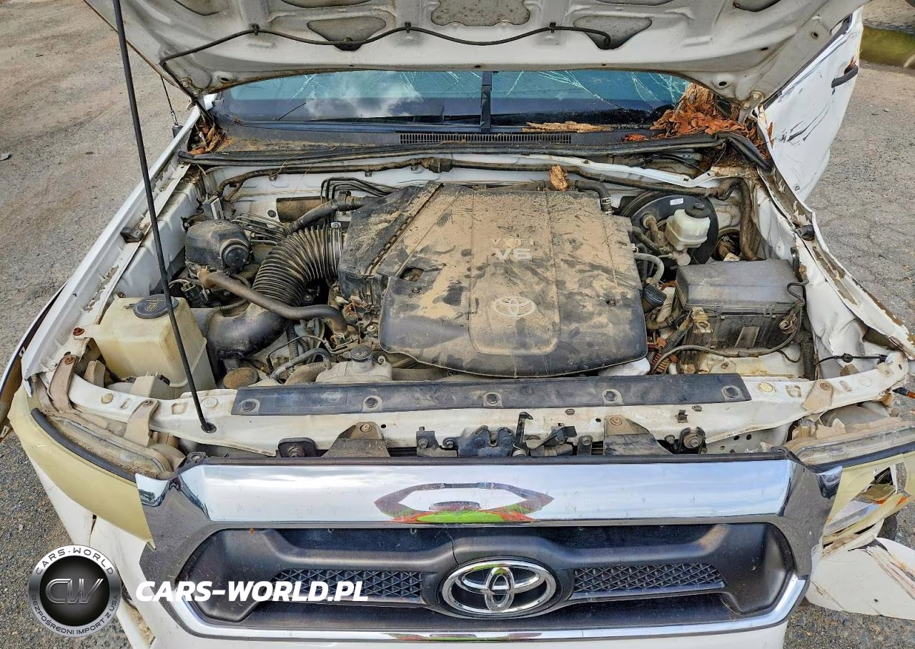 2012 Toyota Tacoma Double Cab VIN:3TMLU4ENXCM081877 - 11