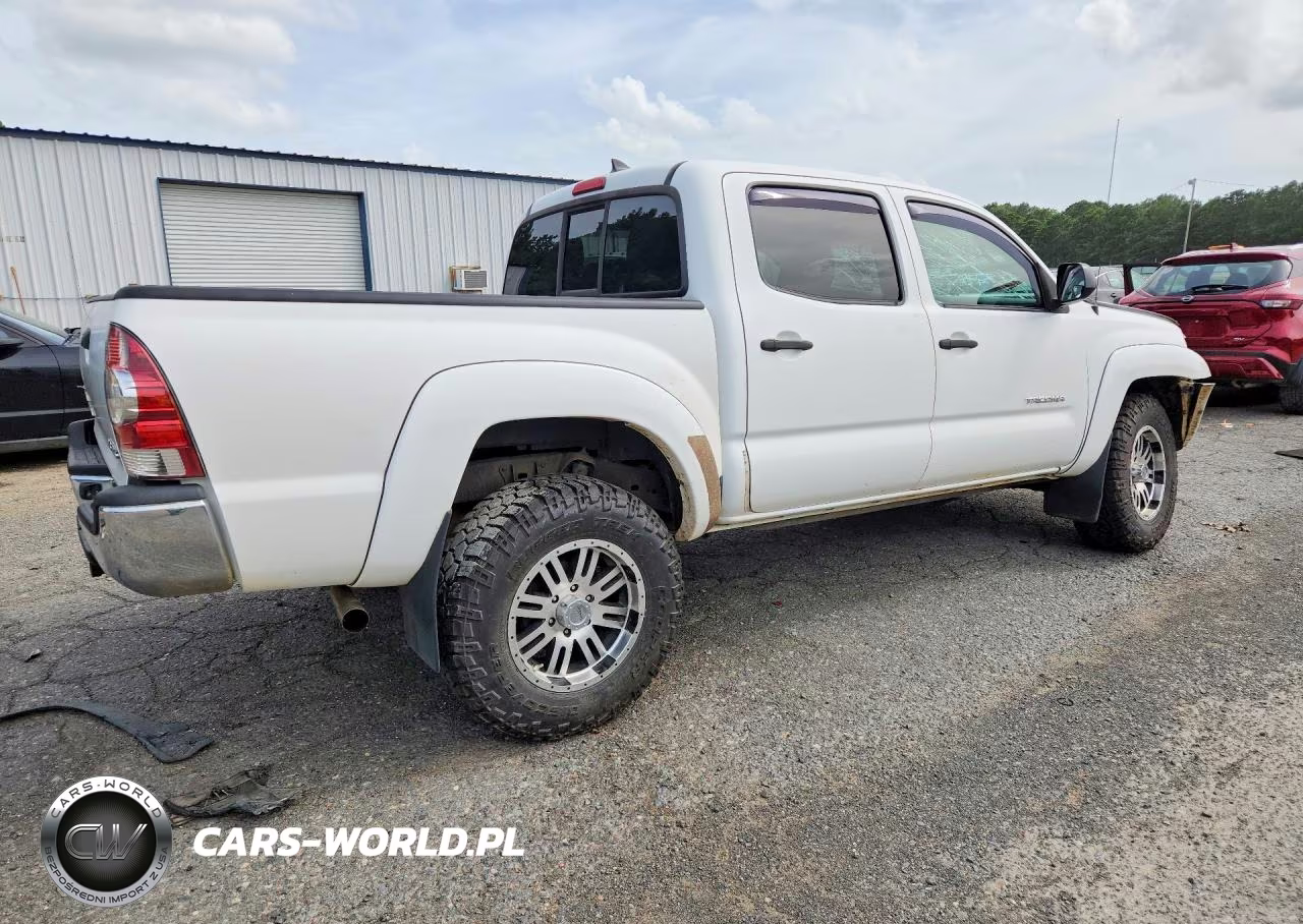 2012 Toyota Tacoma Double Cab VIN:3TMLU4ENXCM081877 - 3