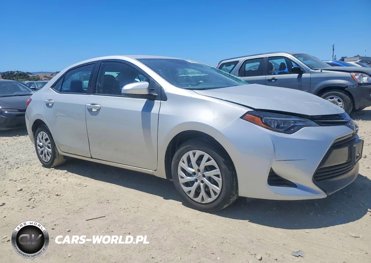 2019 Toyota Corolla Le VIN:5YFBURHE8KP883968 - 4