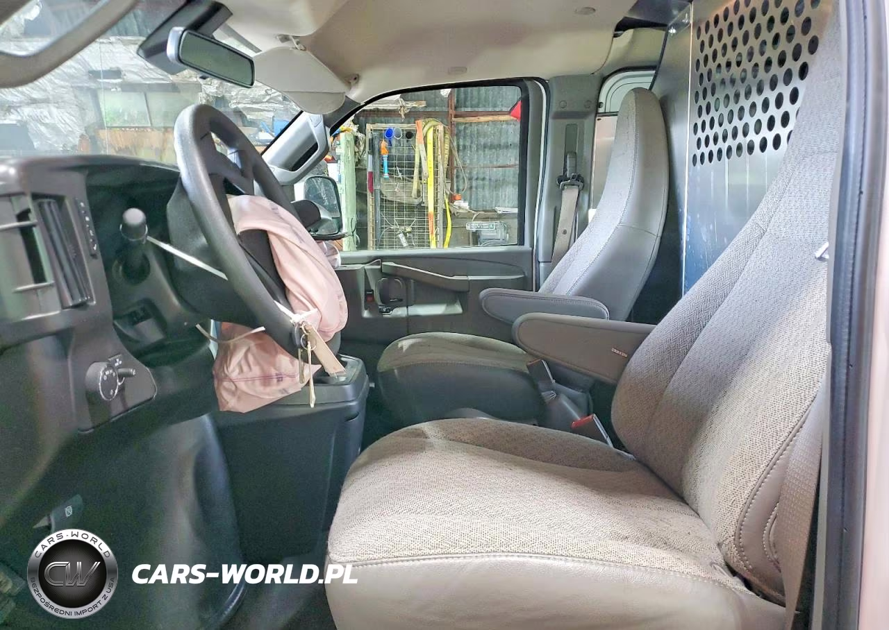 2025 Chevrolet Express G2500 VIN:1GCWGBFP1S1224784 - 7