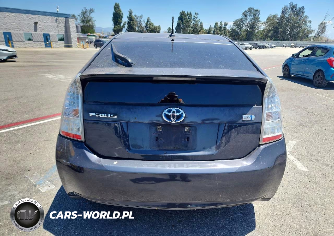 2011 Toyota Prius Three VIN:JTDKN3DU7B0262464 - 6