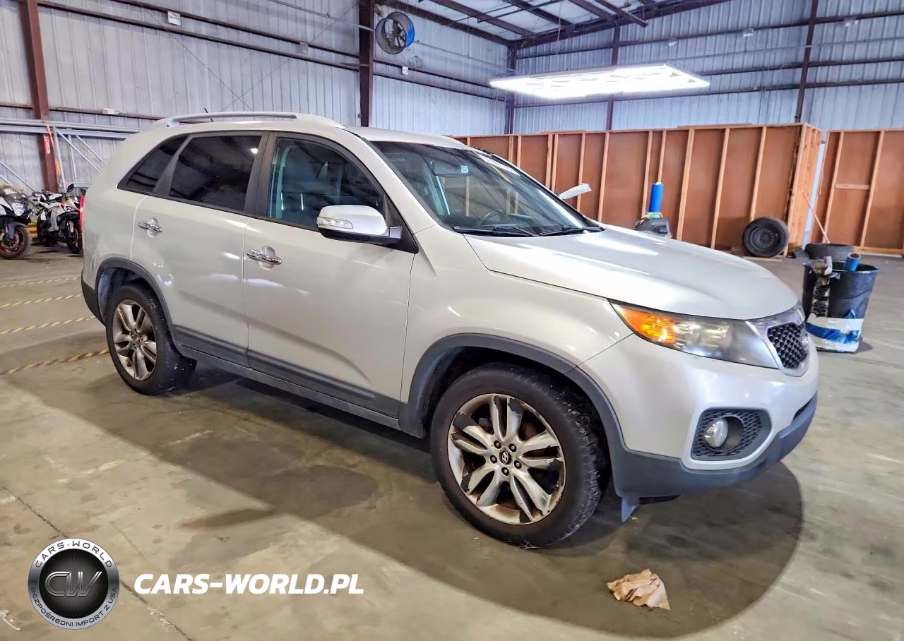 2011 Kia Sorento Lx VIN:5XYKT4A16BG111695 - 4