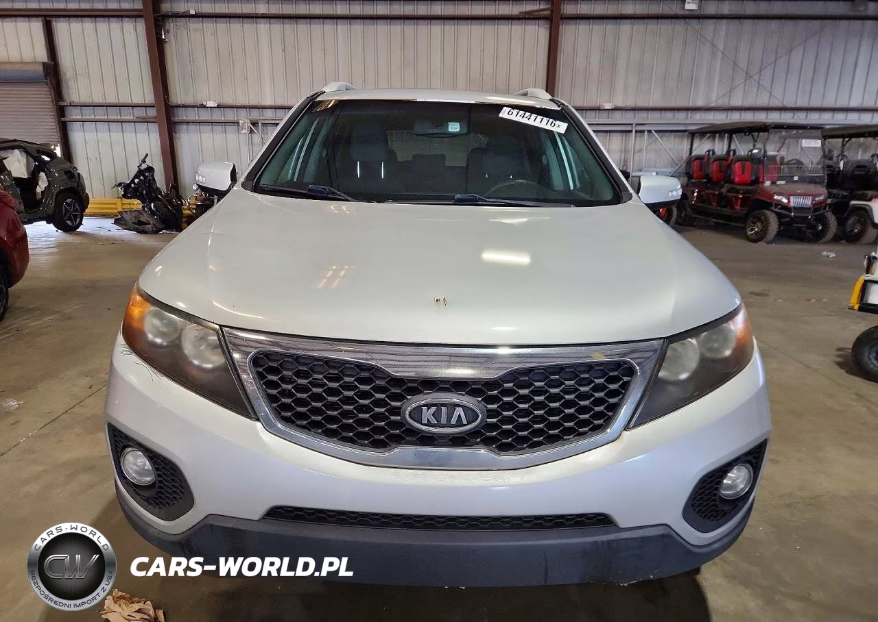 2011 Kia Sorento Lx VIN:5XYKT4A16BG111695 - 5