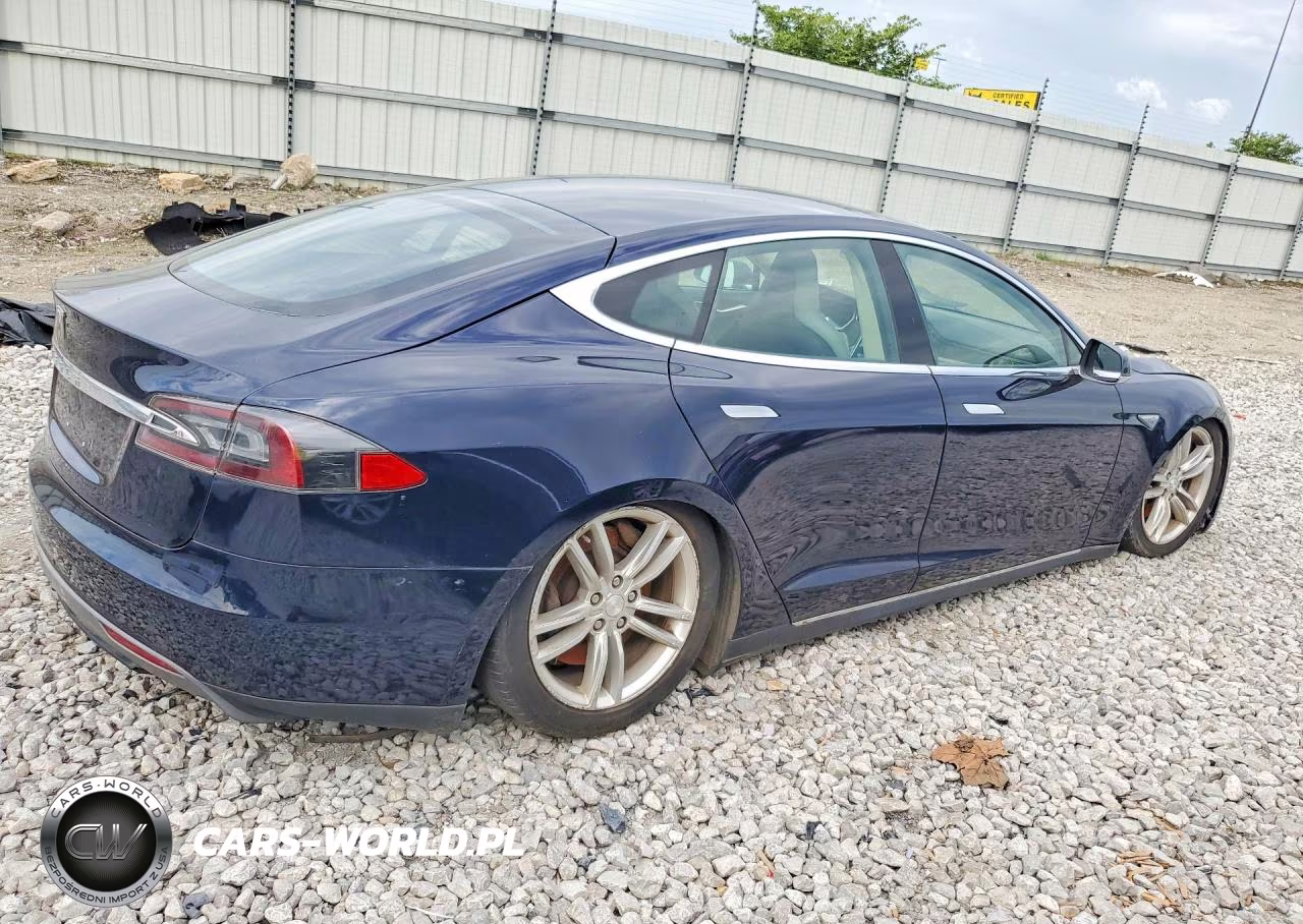 2013 Tesla Model S VIN:5YJSA1CG2DFP03773 - 3