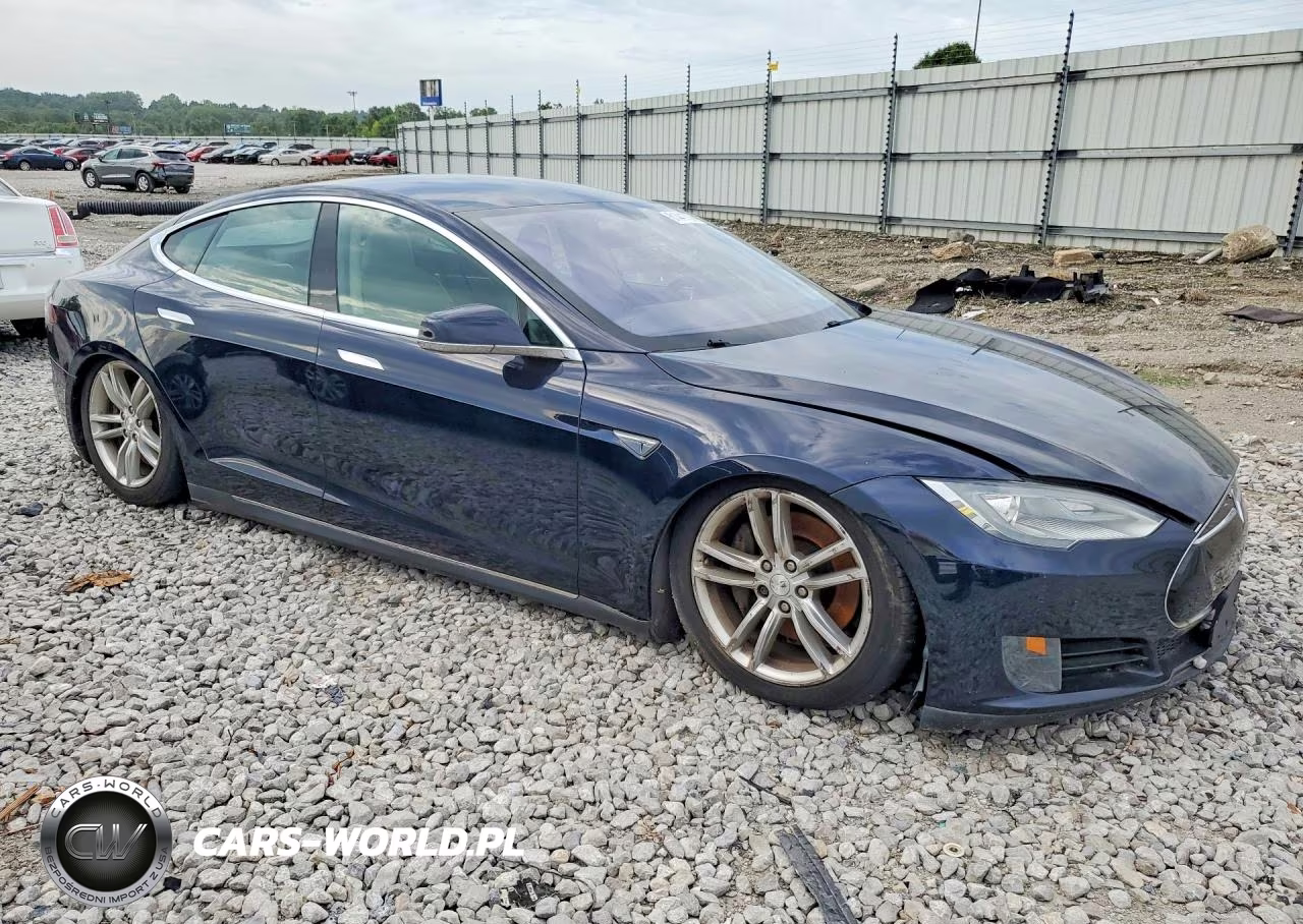 2013 Tesla Model S VIN:5YJSA1CG2DFP03773 - 4