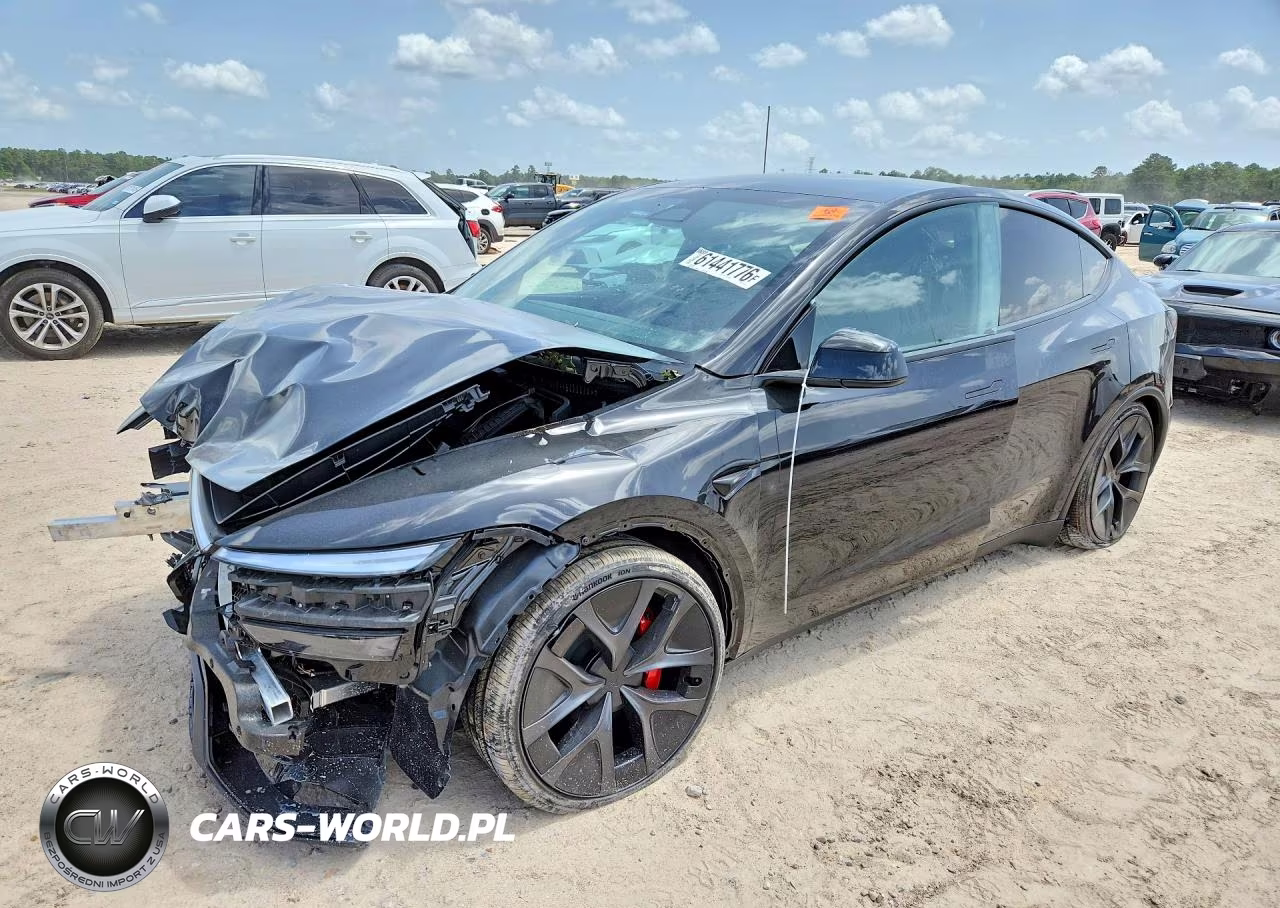 2026 Tesla Model Y – zdjęcie 1 z 12