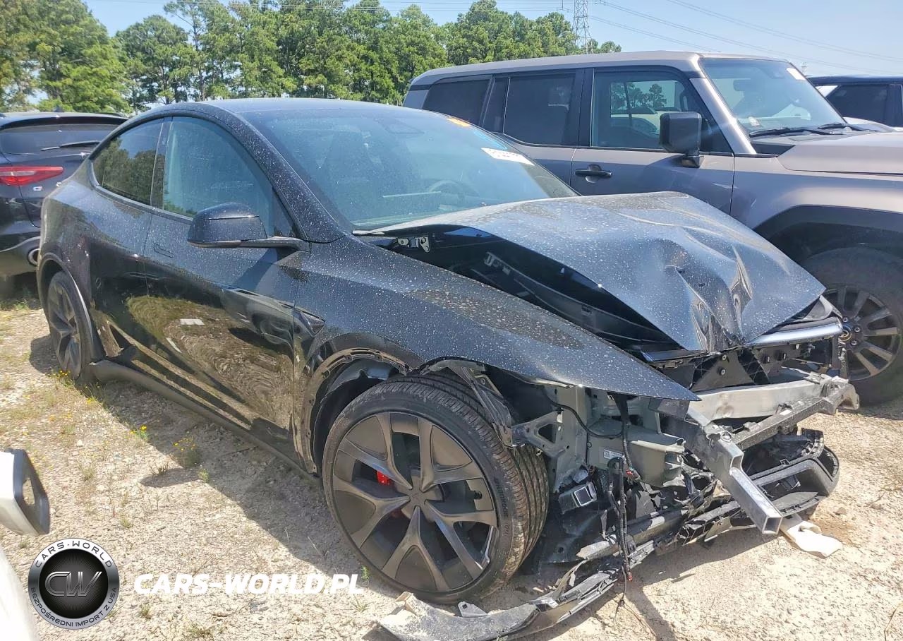 2026 Tesla Model Y VIN:7SAYGDET4TA721937 - 4