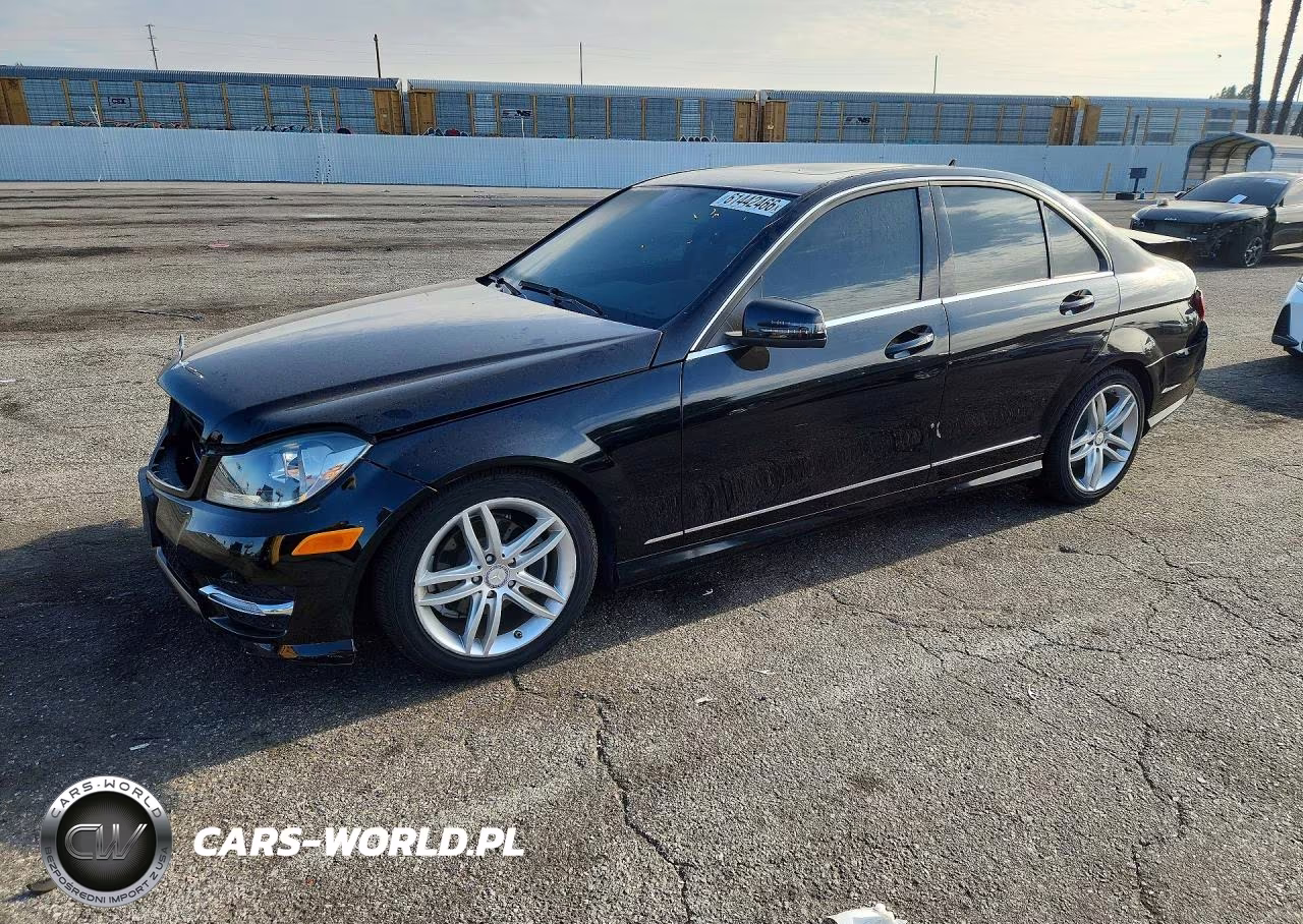 2012 Mercedes-Benz C 300 4Matic – zdjęcie 1 z 13
