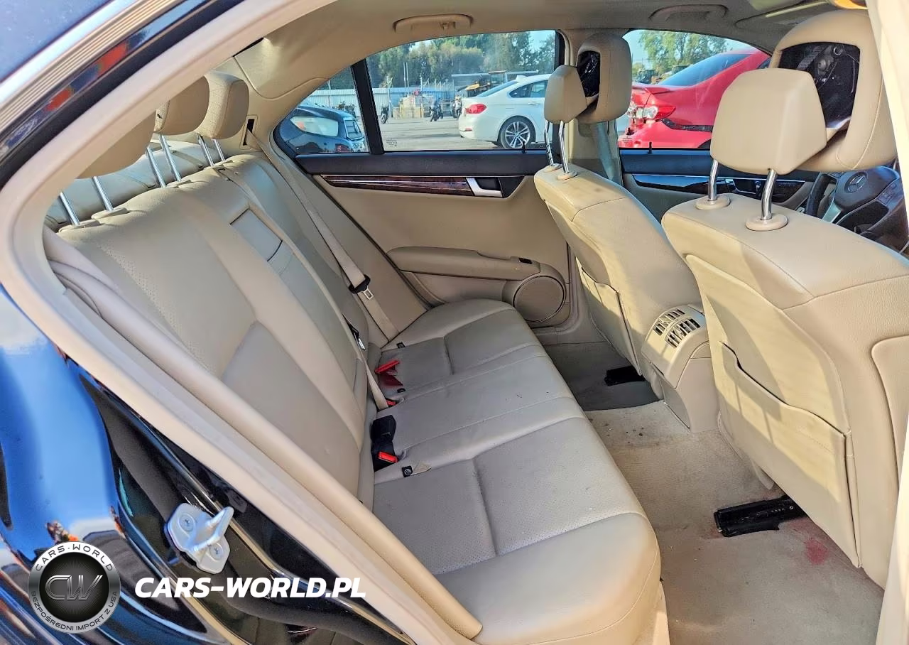 2012 Mercedes-Benz C 300 4Matic VIN:WDDGF8BB0CR204331 - 10