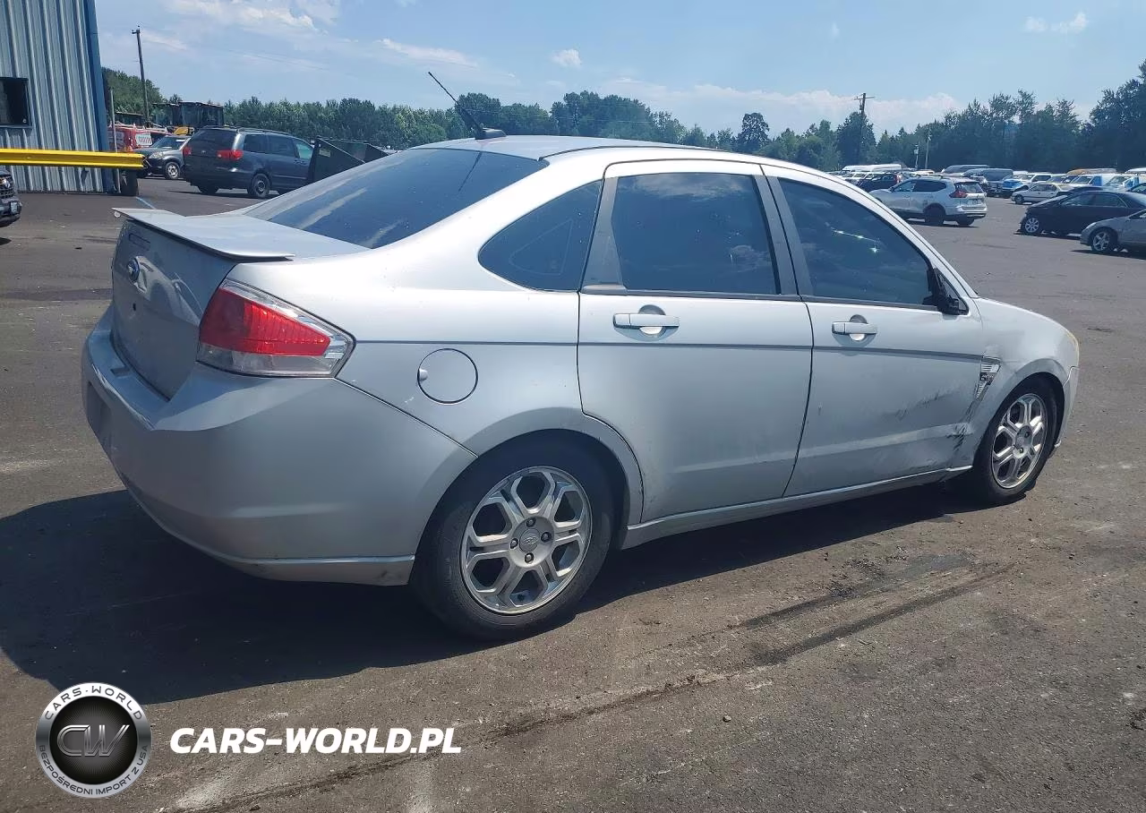 2008 Ford Focus VIN:1FAHP35N58W266939 - 3